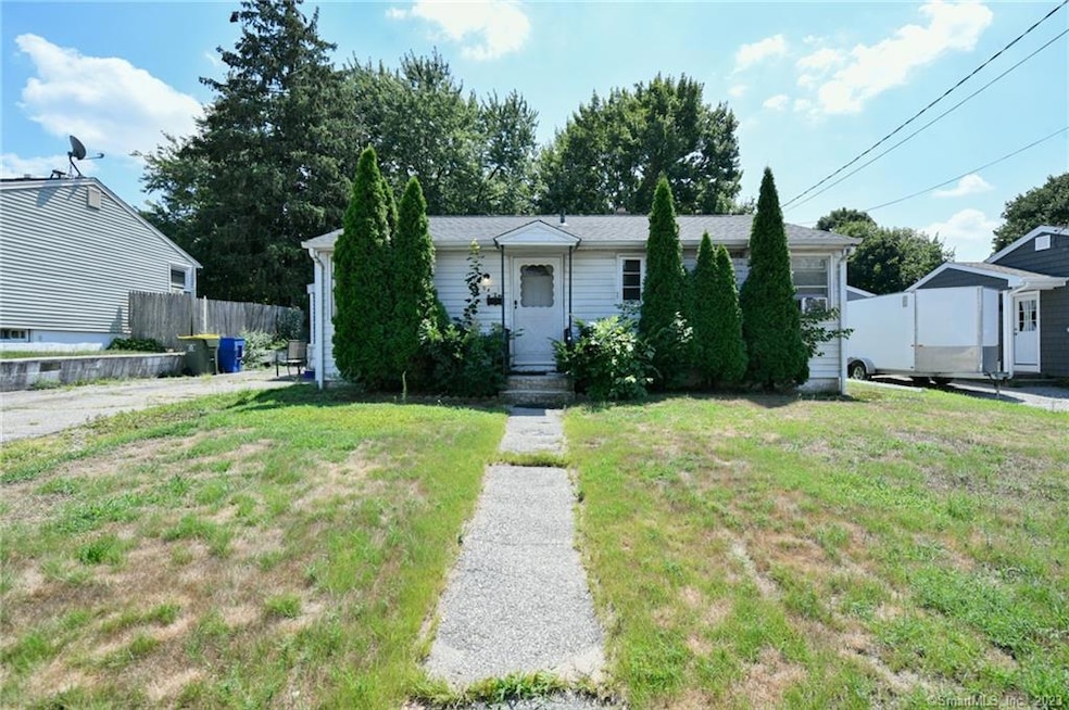 94 Meadowbrook Dr, Waterbury, CT 06706 - photo 1