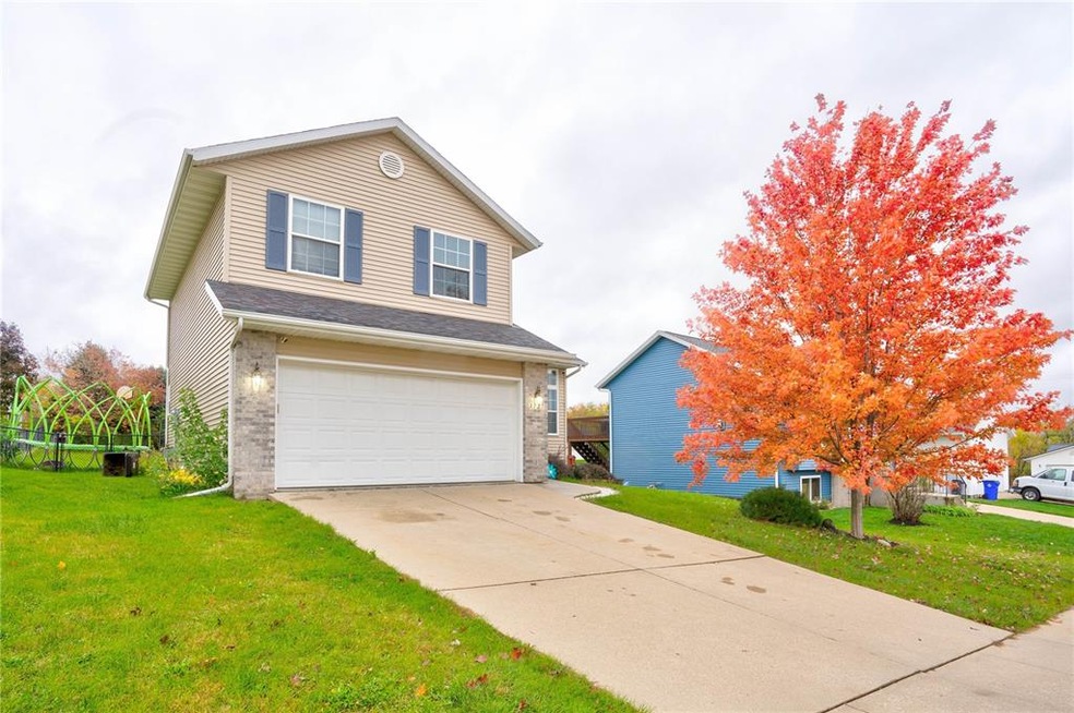 3727 Prince Dr SW, Cedar Rapids, IA 52404 - photo 1