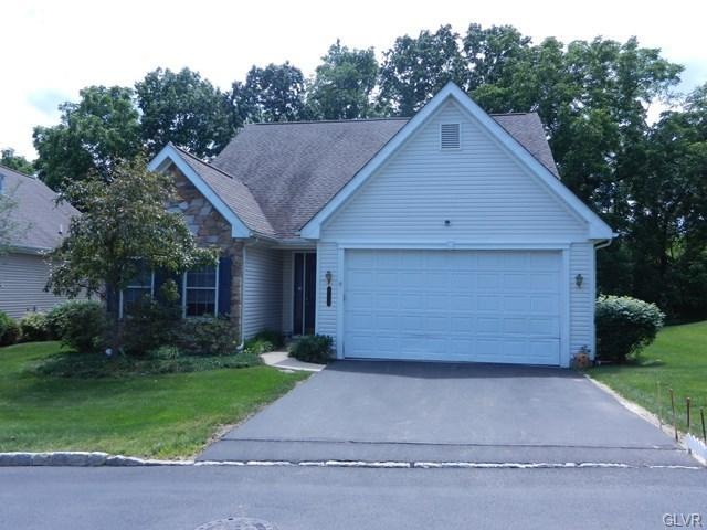 5112 Valley Stream Ln unit 49, Macungie, PA 18062 - photo 1