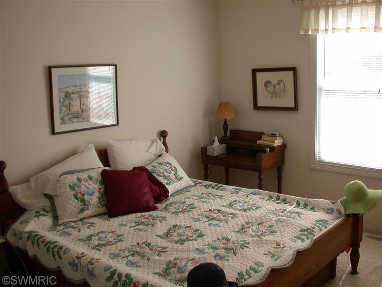 10930 Poplar Bluff Ct, Portage, MI 49024 - photo 1