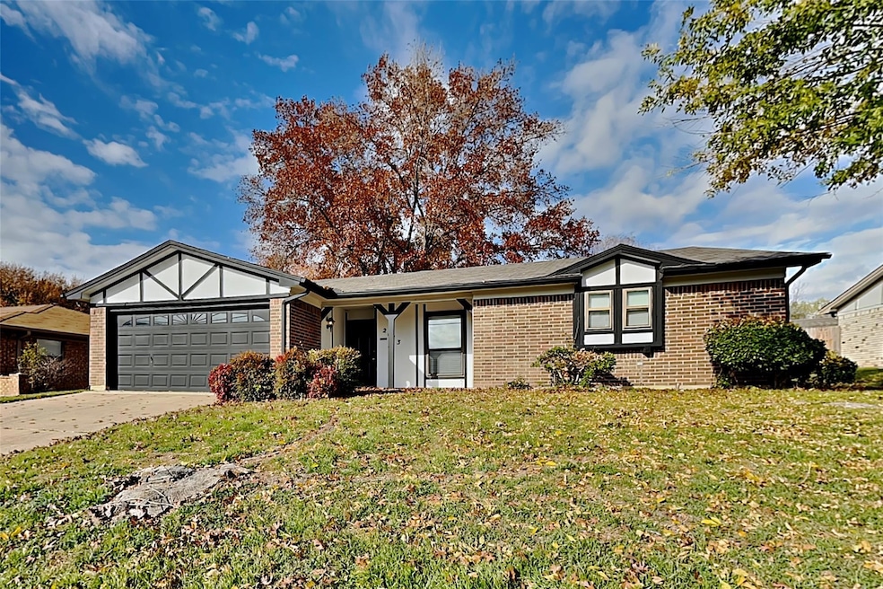 2613 Pebblestone Ln, Bedford, TX 76021 - photo 1