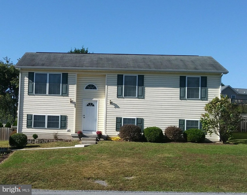 39 Planet Ct, Martinsburg, WV 25404 - photo 1