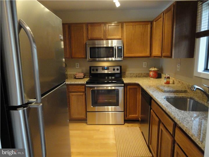 402 Pritchard Place unit 402, Newtown Square, PA 19073 - photo 1