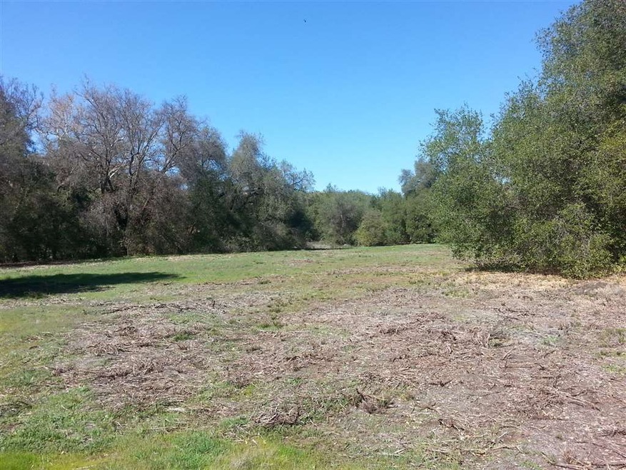 Build your Dream Home on this Flat Useable Lot!