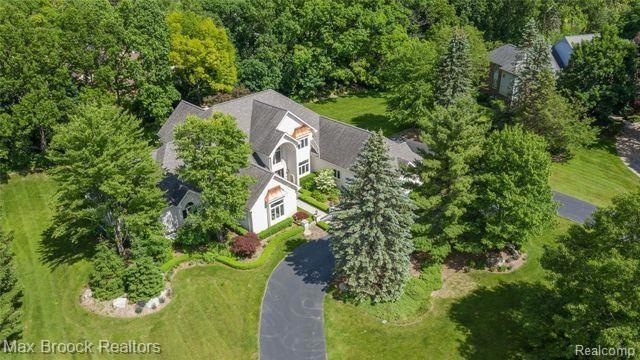 1970 Oak Pointe Dr, Rochester Hills, MI 48306 - photo 1