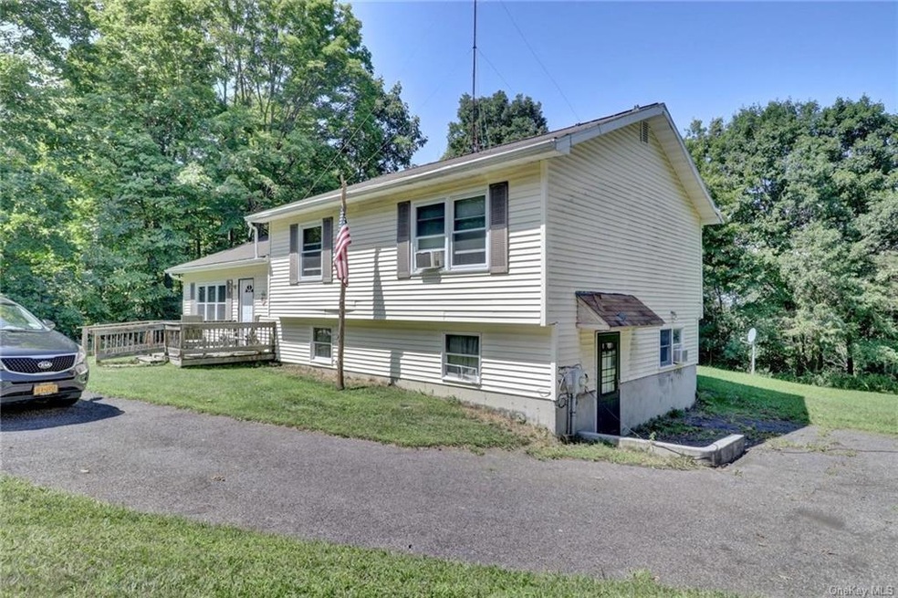 24 Round Hill Rd, Washingtonville, NY 10992 - photo 1