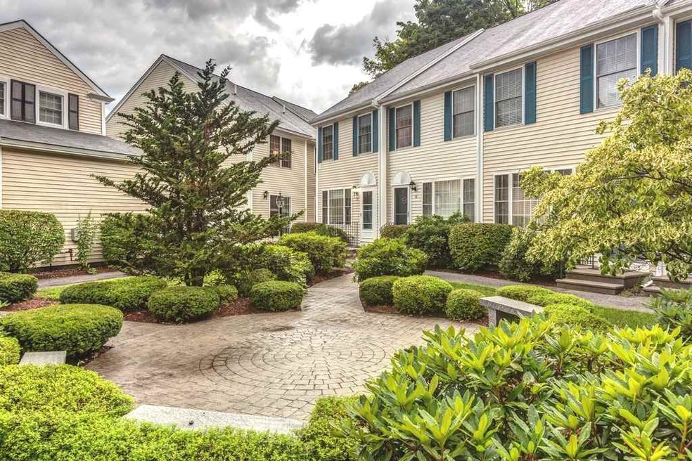 322 Nashua St unit 17, Milford, NH 03055 - photo 1