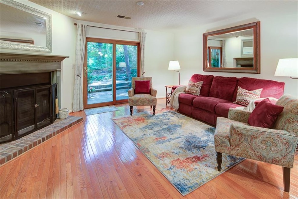 Welcome home to 3006 Steeplechase Drive in Alphare