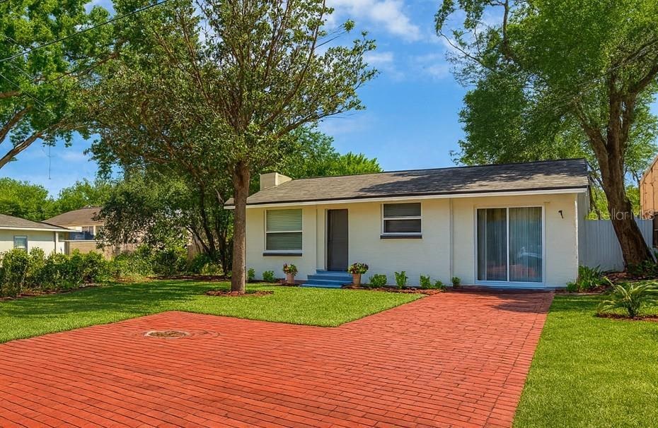 For Sale $275,000 • Co-Listing Agent