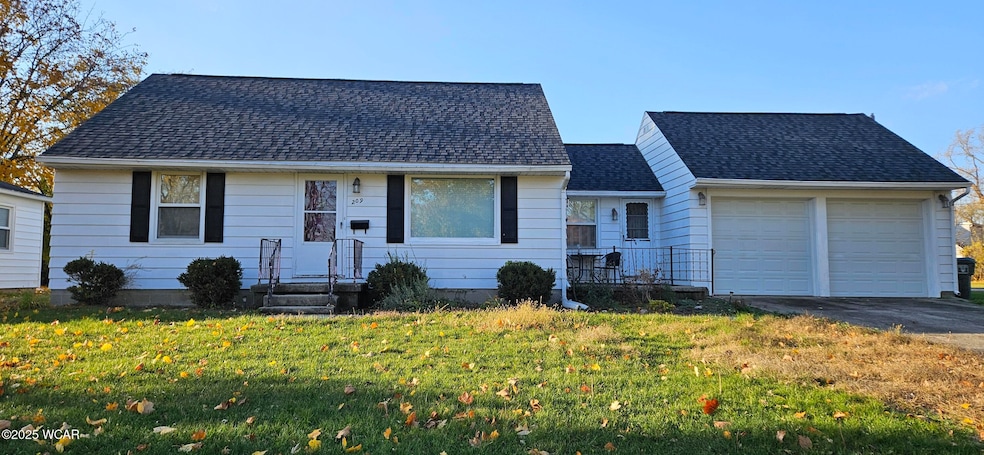 209 N Dale Dr, Lima, OH 45805 - photo 1