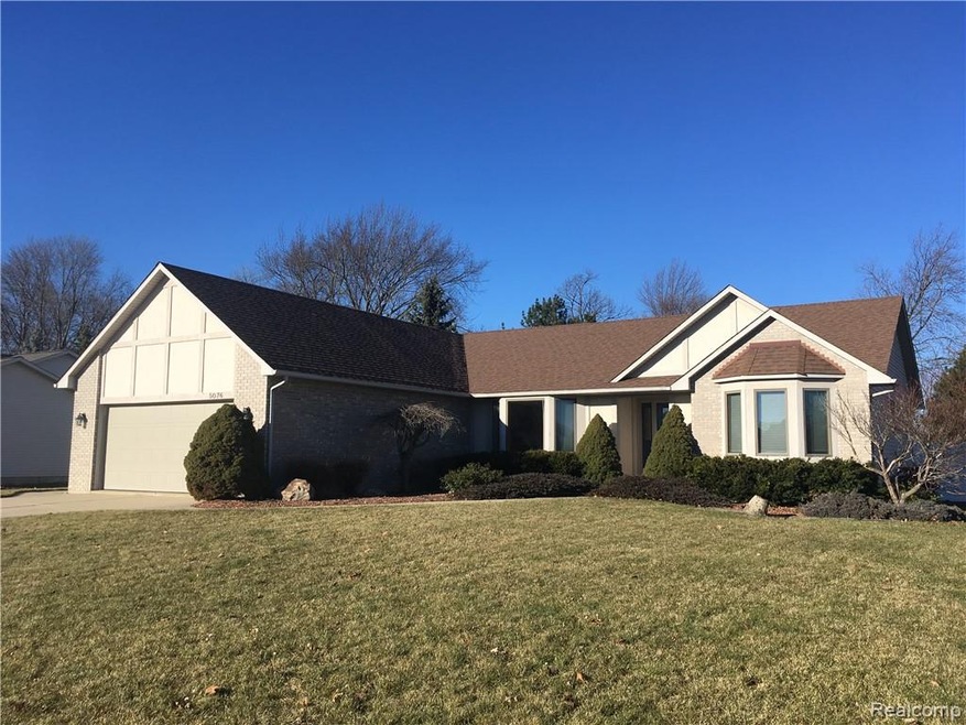 5076 Wyndemere Square, Swartz Creek, MI 48473 - photo 1