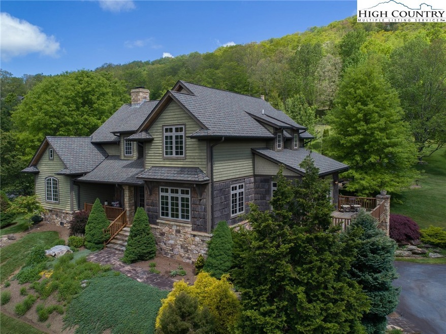 Welcome Home! Custom built retreat in The Farm at