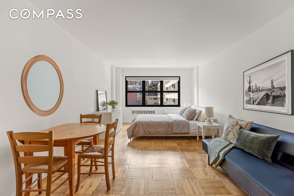 The Eastmore unit 4-U, New York, NY 10021 - photo 1