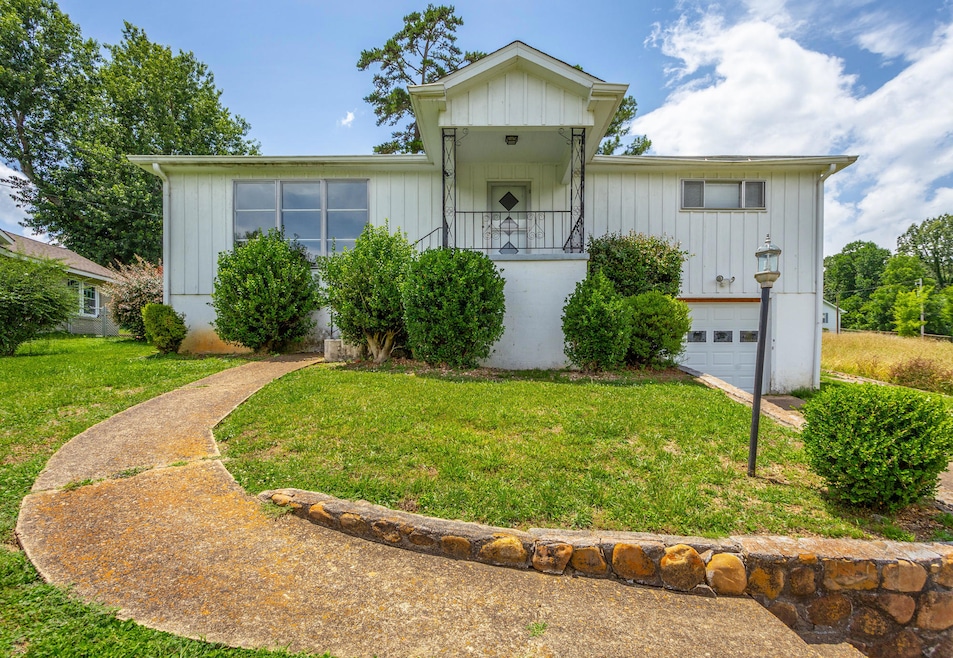 805 Orchard Terrace, Rossville, GA 30741 - photo 1