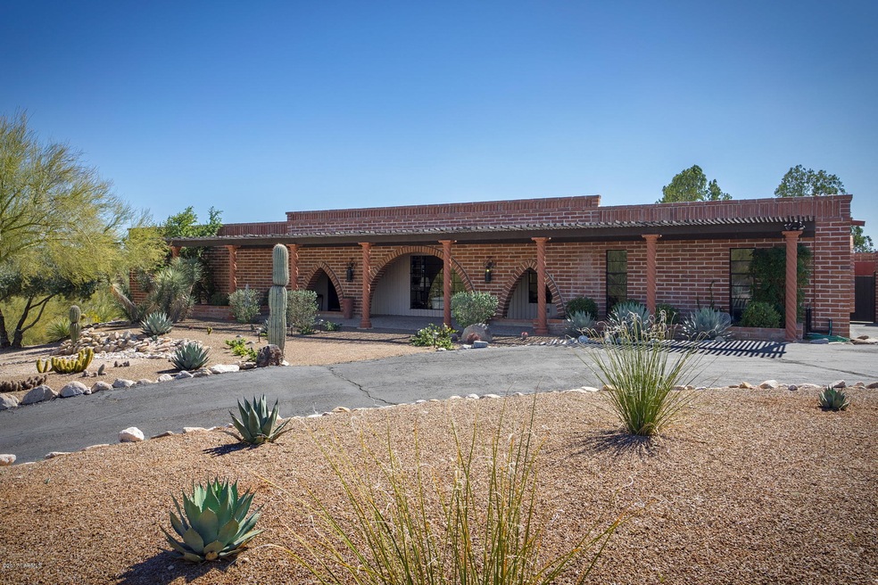 Curb Appeal Plus !!!