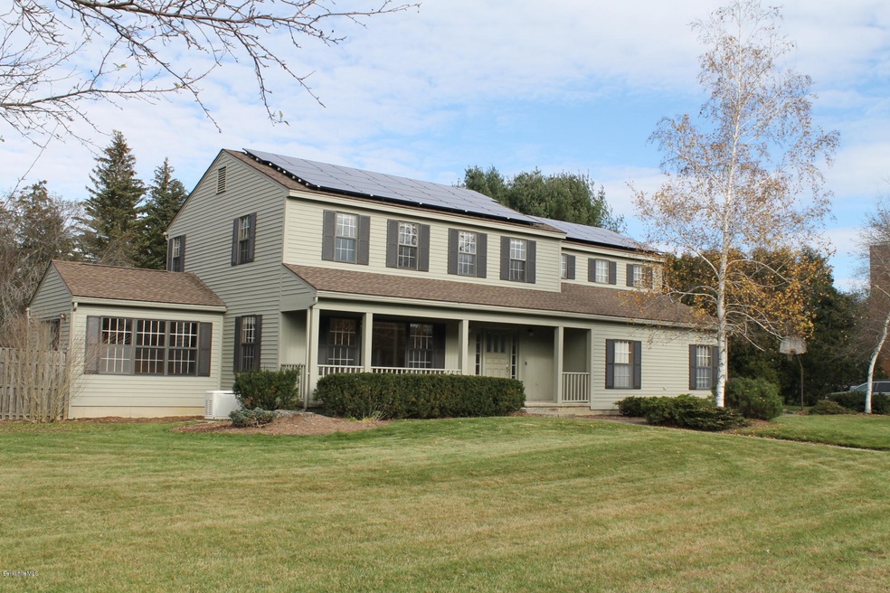 1559R36AppleTreeLane