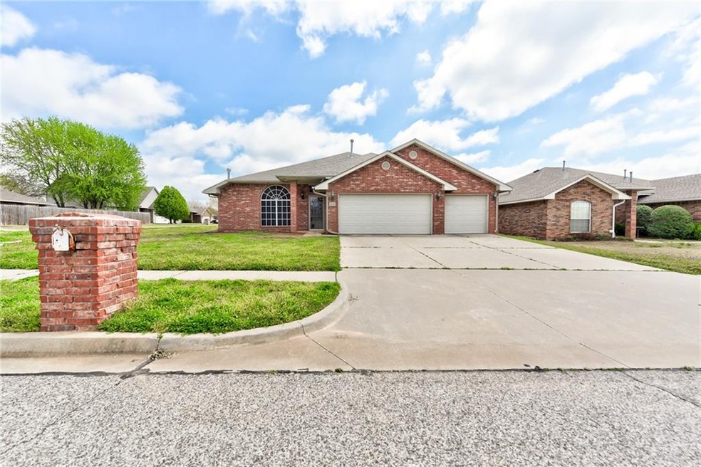 4105 Goshawk Dr, Norman, OK 73072 - photo 1