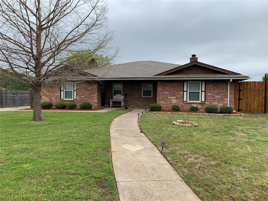 7723 Westcliff St, North Richland Hills, TX 76182 - photo 1