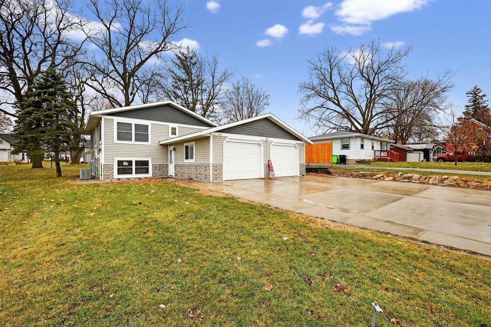 205 Ann St, Fox Lake, WI 53933 - photo 1