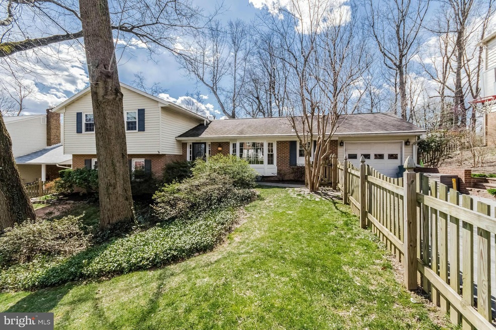 2332 N Oak St, Falls Church, VA 22046 - photo 1