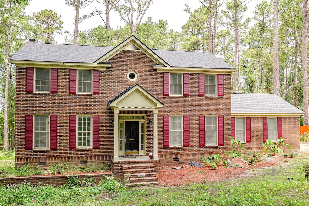 1888 Knobcone Ave Front