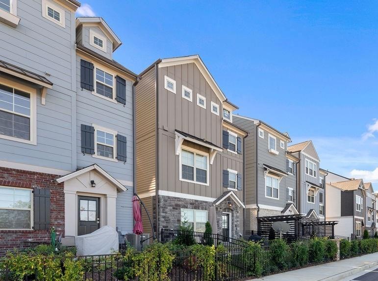 1129 Kirkland Cir, Smyrna, GA 30080 - photo 1