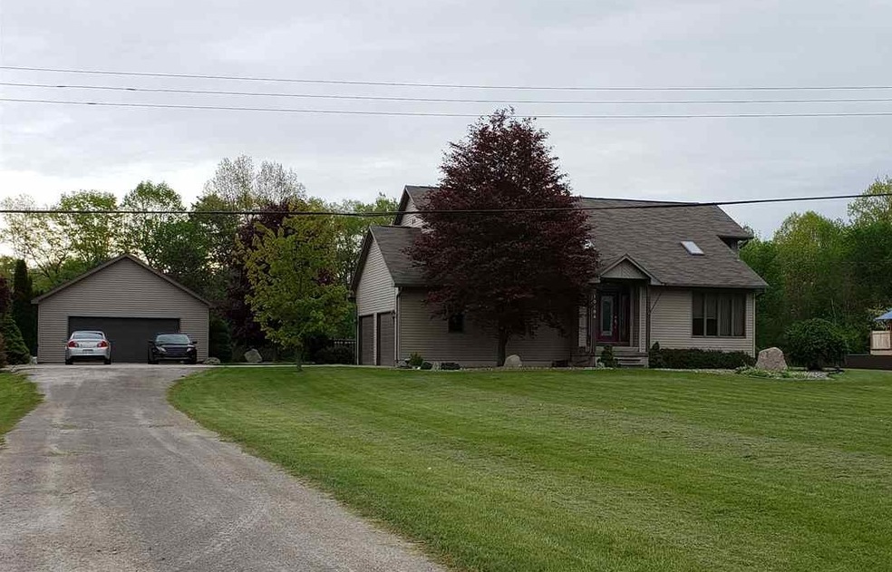 10184 N Linden Rd, Clio, MI 48420 - photo 1