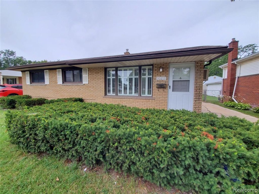 30219 Calahan Rd, Roseville, MI 48066 - photo 1