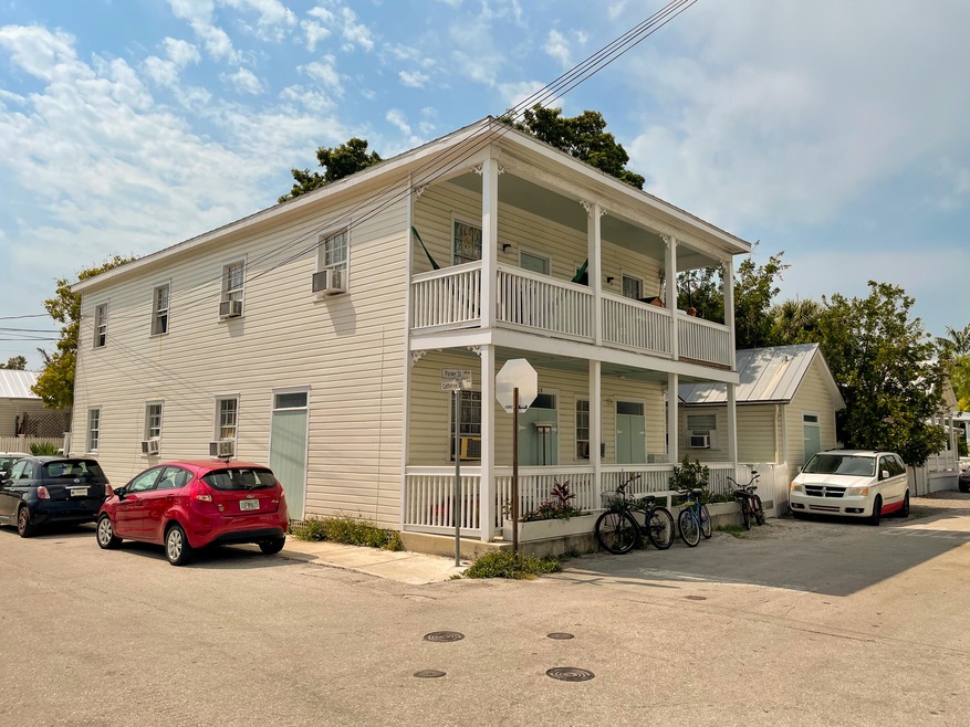 1128 Packer St-33