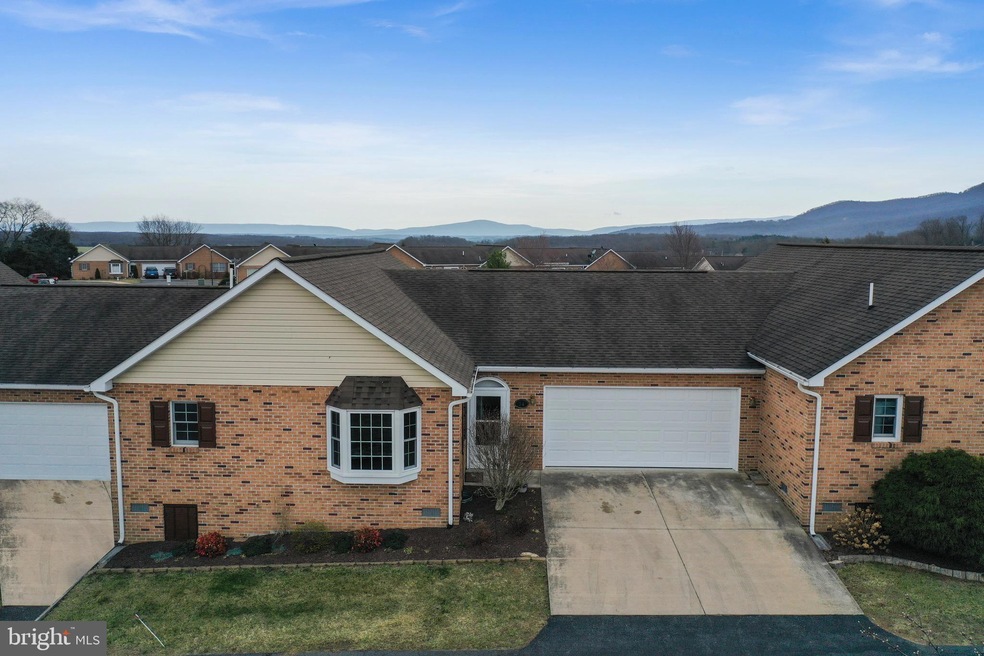 34 Logan Cir unit B3, Strasburg, VA 22657 - photo 1