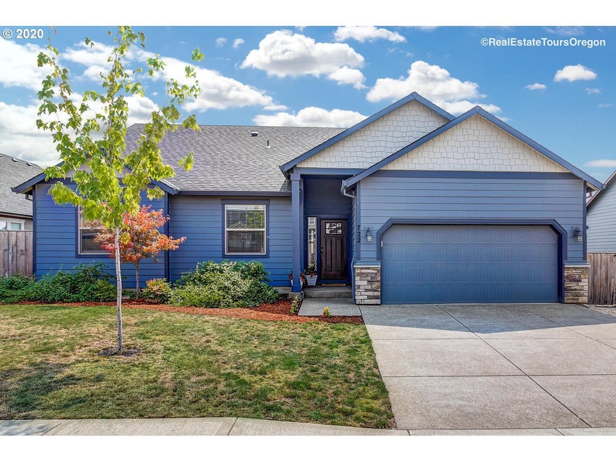 722 E Lincoln St, Carlton, OR 97111 - photo 1