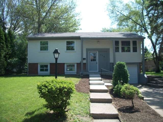 114 Pecos Cir, Carpentersville, IL 60110 - photo 1