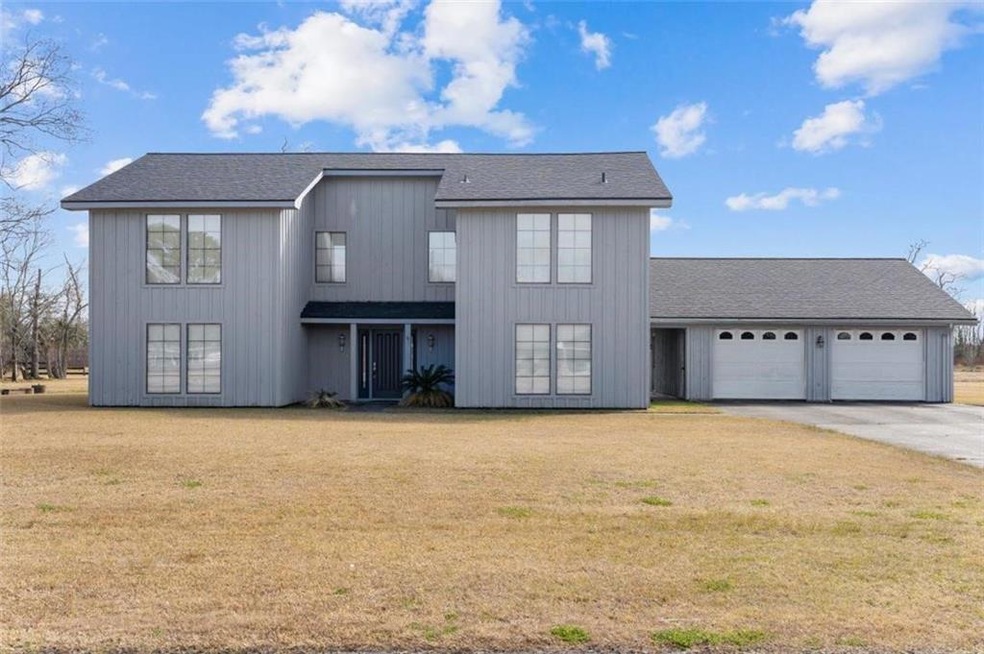 817 Lakelyn Dr, Lake Charles, LA 70605 - photo 1