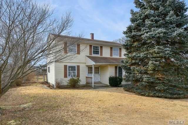 472 Greenbelt Pkwy, Holtsville, NY 11742 - photo 1