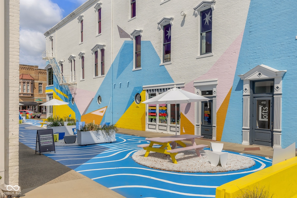 410 6th St unit 202, Columbus, IN 47201 - photo 1