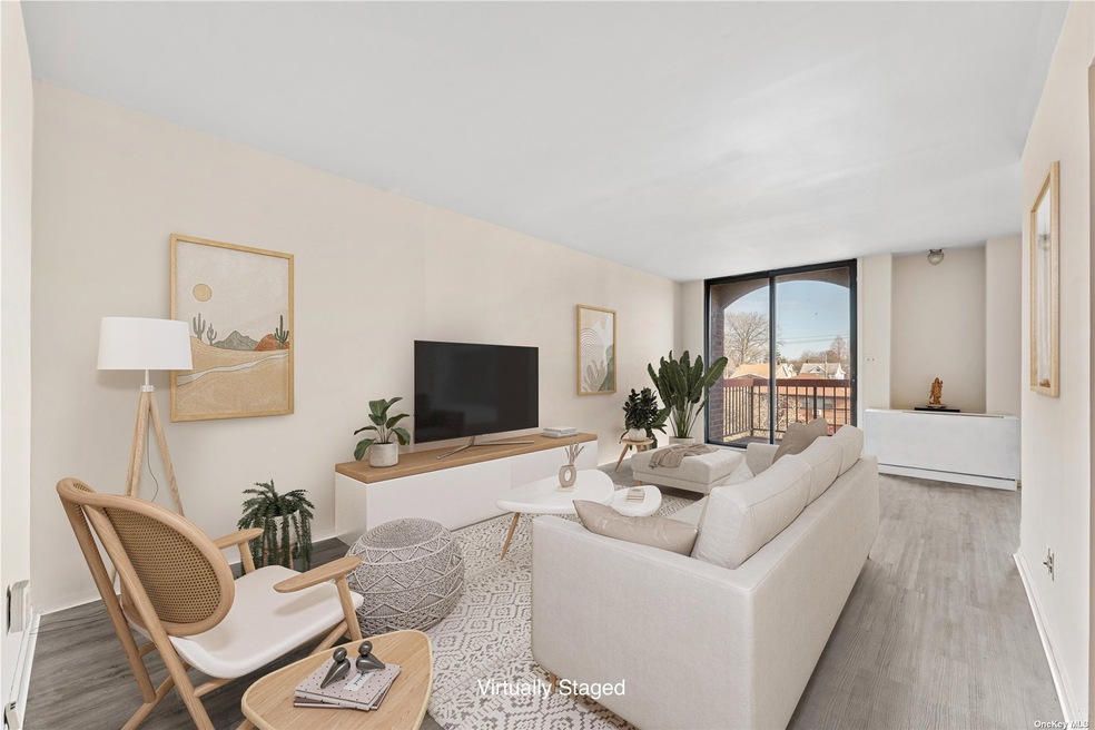 71-20 164th St unit 3, Fresh Meadows, NY 11365 - photo 1