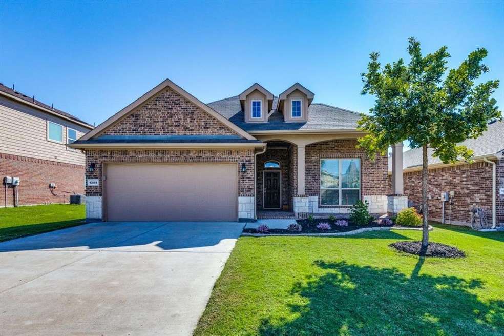 1208 Glen Ct, Weatherford, TX 76087 - photo 1