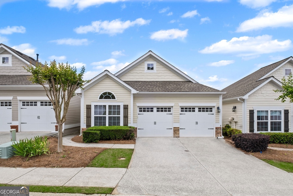 This beautiful property offers stress-free, one-level living. It is conveniently located in the Cottages of Woodstock.
