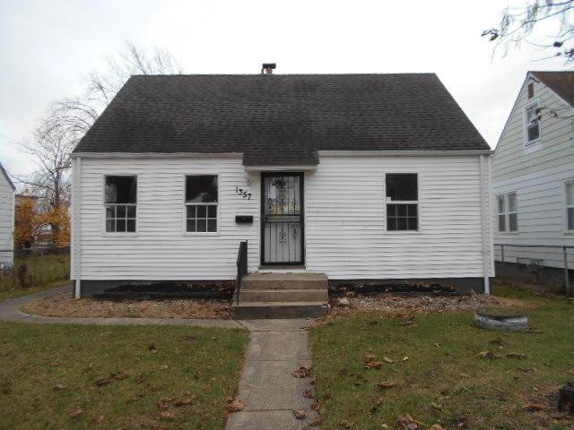 EXT FRONT