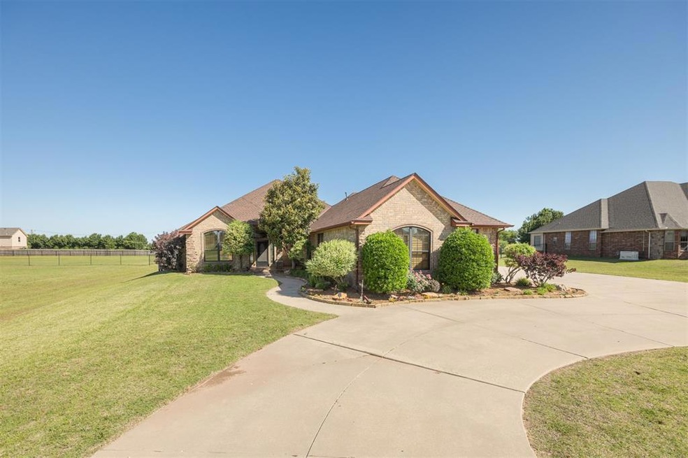 10681 NW 107th St, Yukon, OK 73099 - photo 1