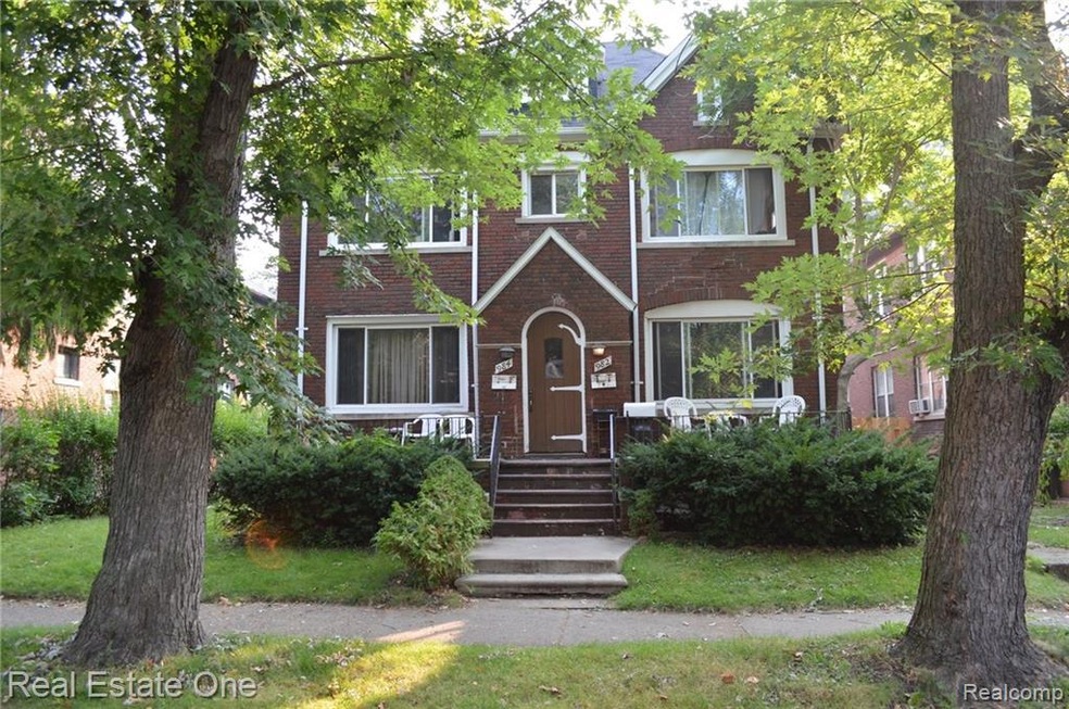 984 Nottingham #4, Grosse Pointe Park, MI 48230 - photo 1