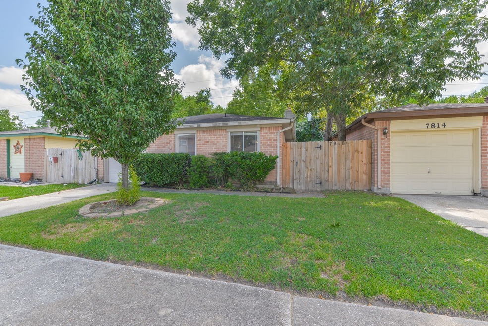 7818 Winehill Ln, Houston, TX 77040 - photo 1