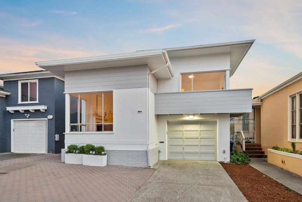 Pending $1,188,000 • Co-Listing Agent