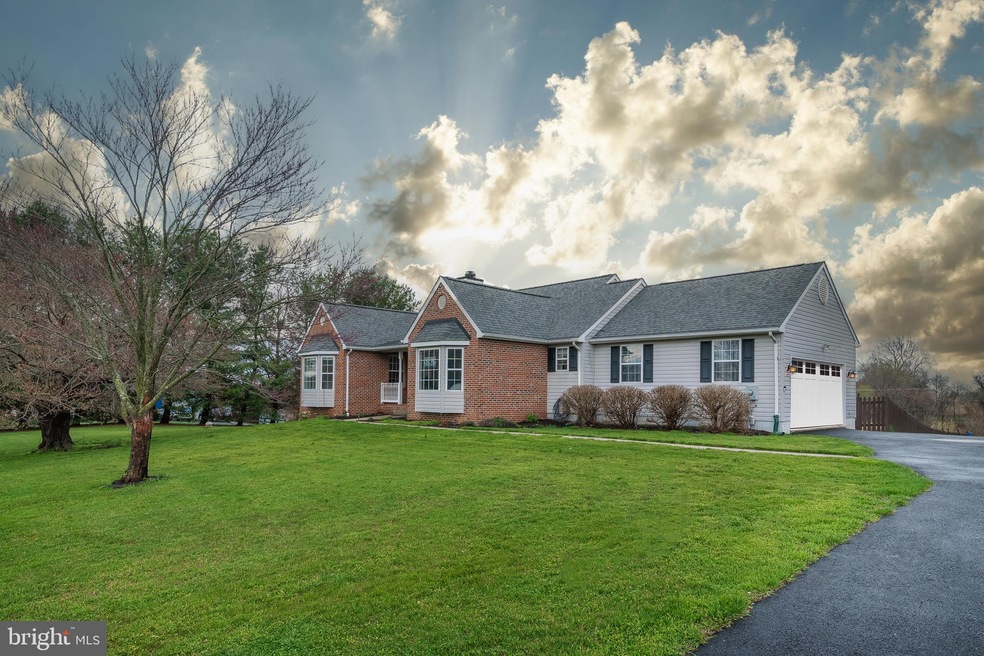 1165 Marthas Ct E, Knoxville, MD 21758 - photo 1