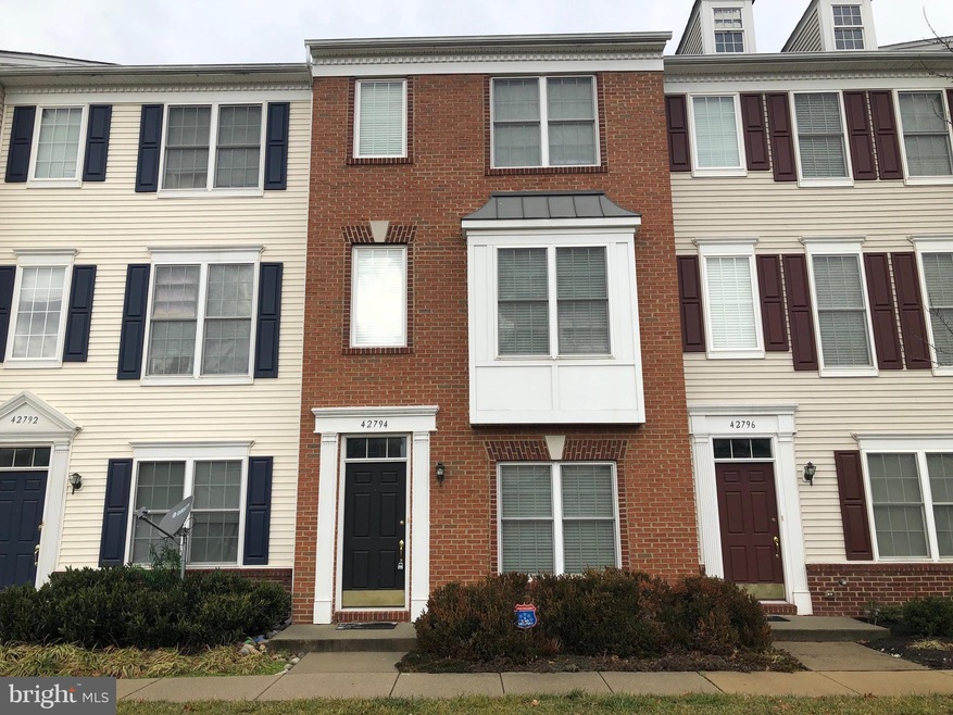 42794 Nations St, Chantilly, VA 20152 - photo 1