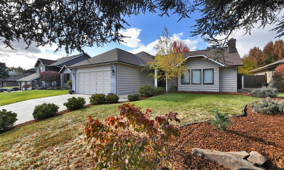 1 A 108 N 77th Ave