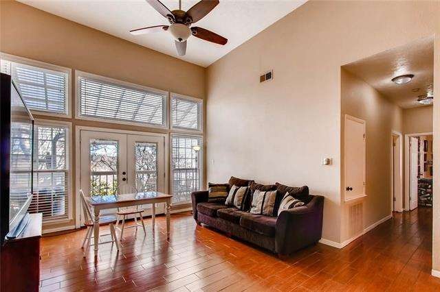 Welcome home to this sunny space with high ceiling