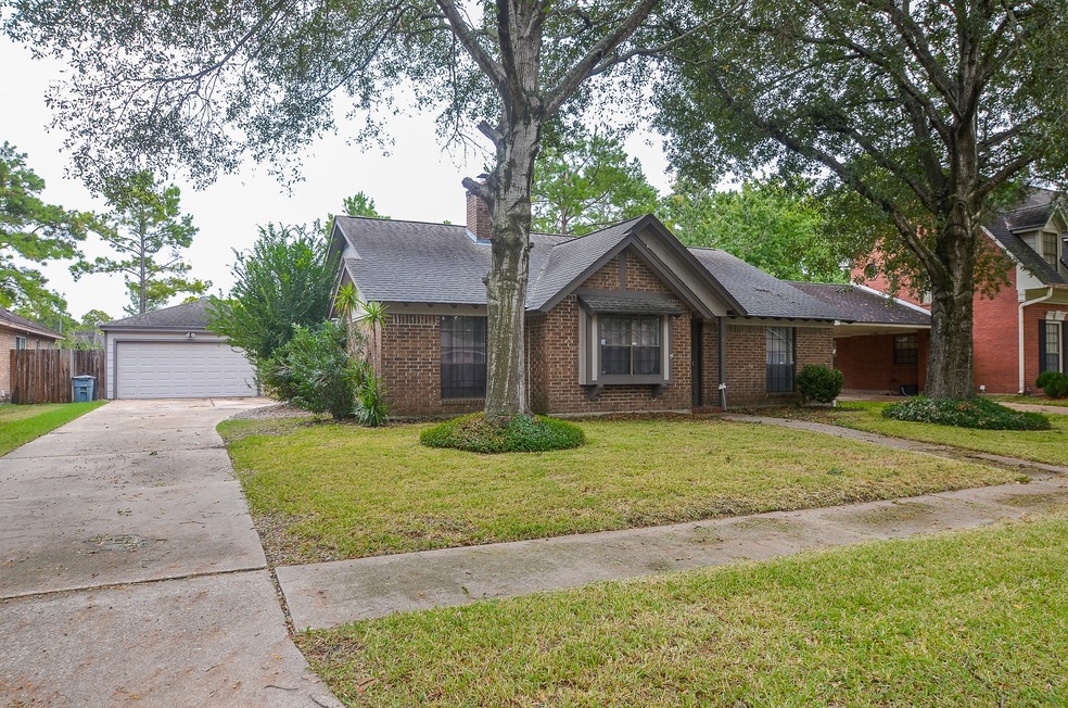 8114 Clover Gardens Dr, Houston, TX 77095 - photo 1