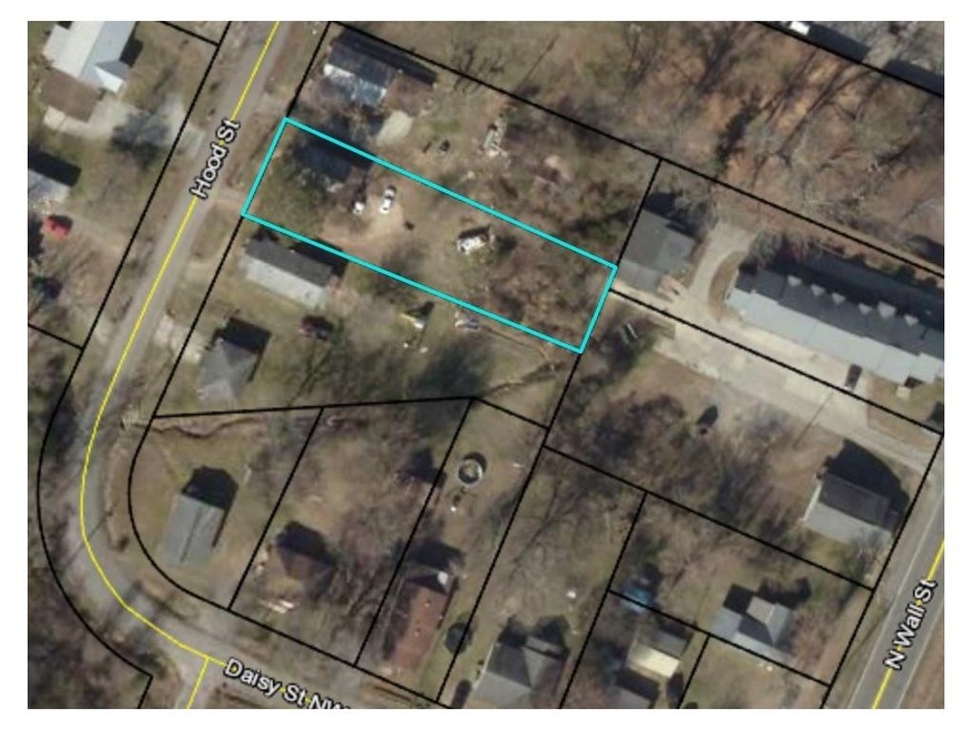 205 Hood St, Calhoun, GA 30701 - photo 1