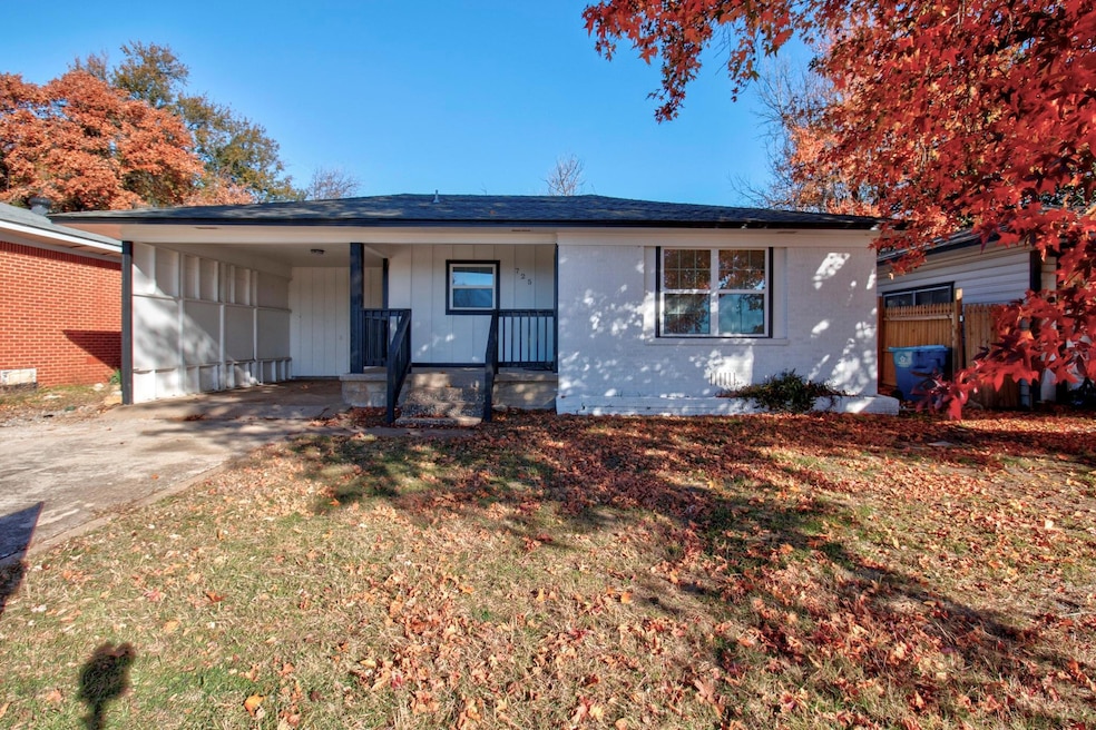 725 W Brock St, Denison, TX 75020 - photo 1